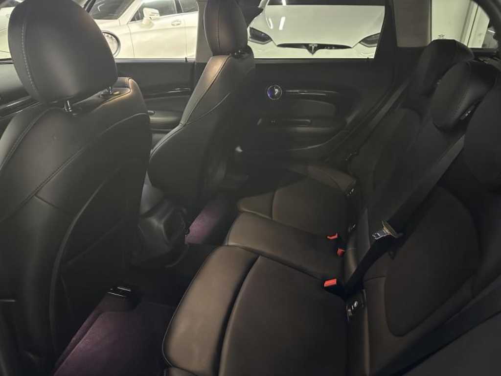 Mini Clubman - Vista 8