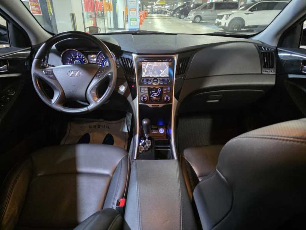 HYUNDAI Sonata - Vista 10