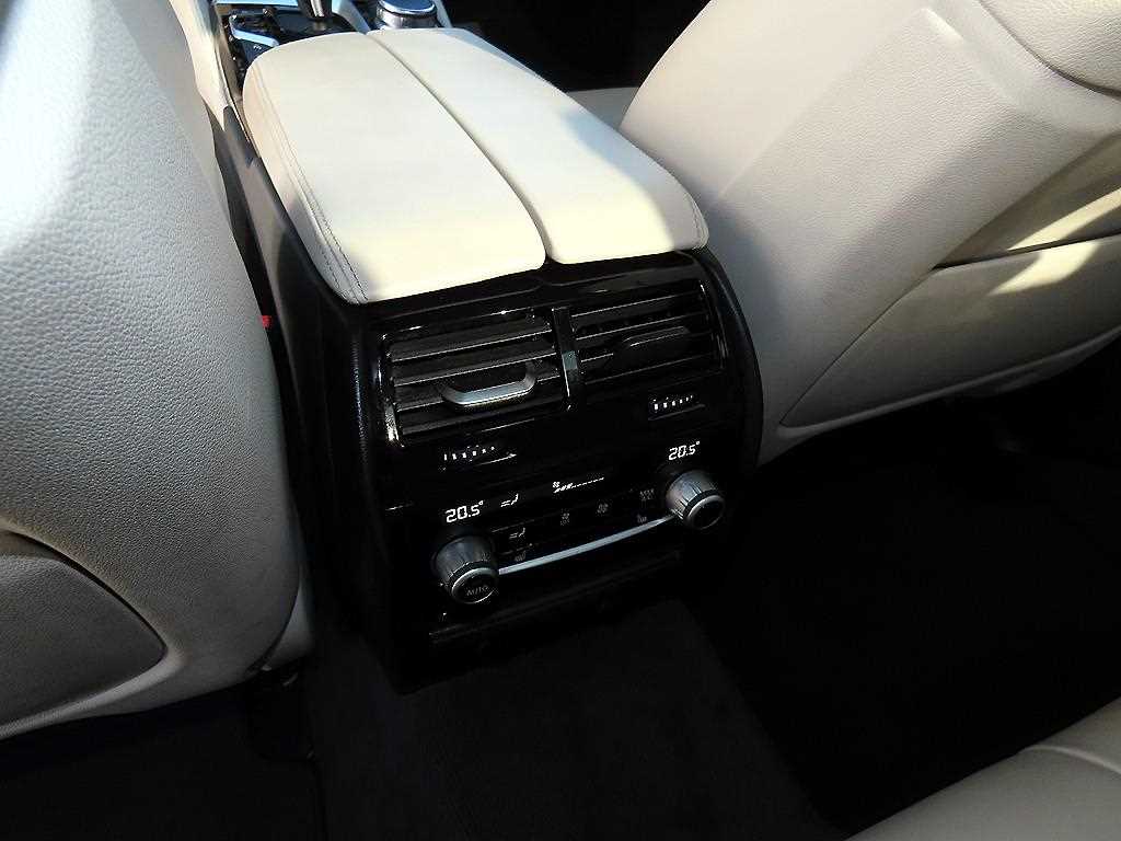 BMW 5 Series 2019 Negro - Importación desde Corea - HF Imports Iquique - Foto 17