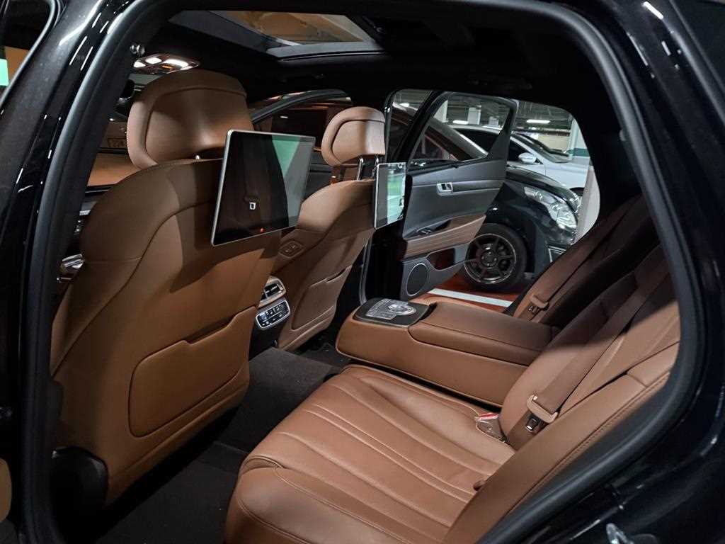 Genesis G80 - Vista 7