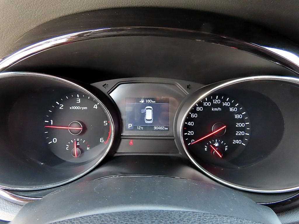 KIA Carnival - Vista 10