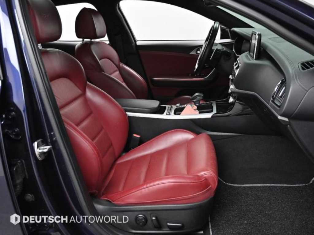 KIA Stinger - Vista 10