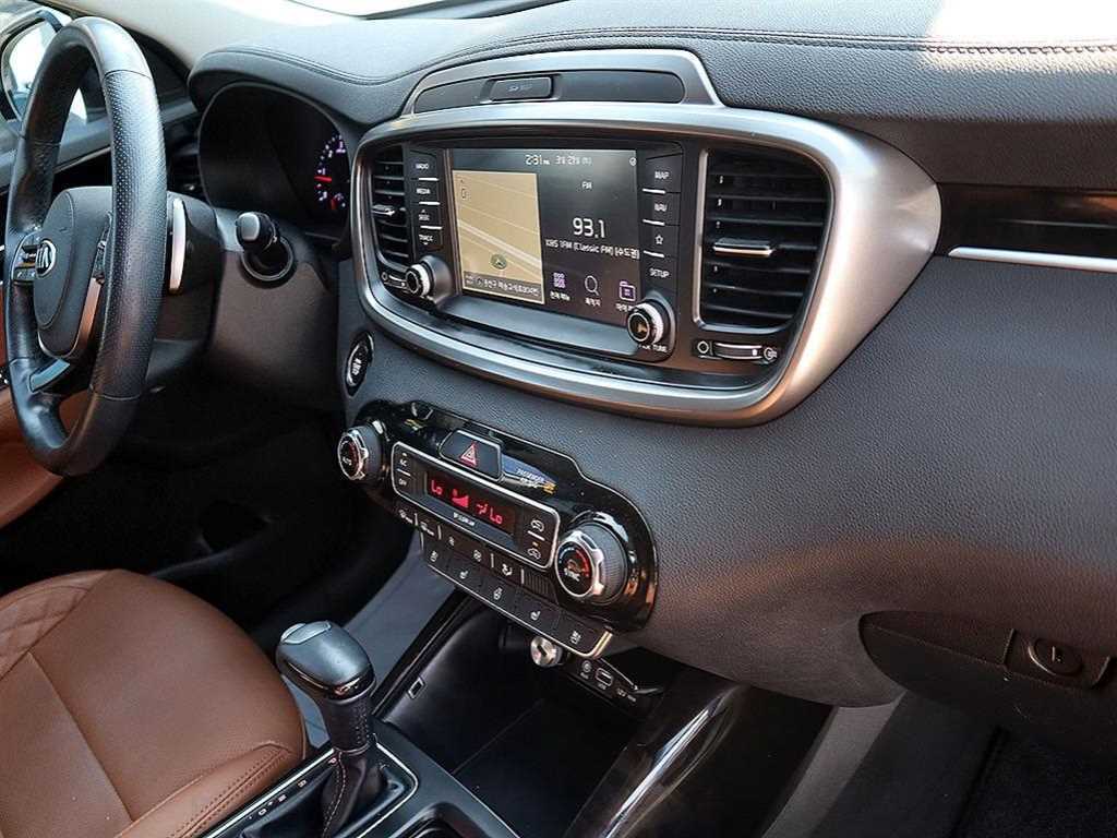KIA Sorento - Vista 11