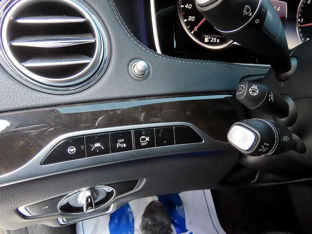 Mercedes Benz S Class - Vista 12