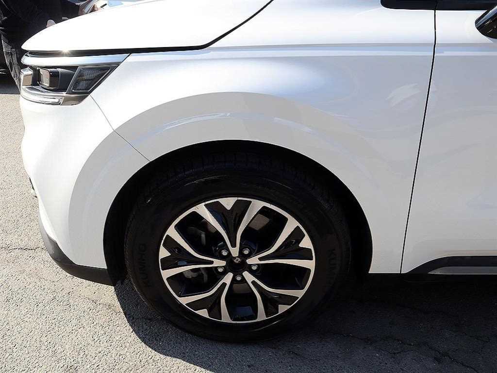 KIA Carnival 2023 the color of pearl - Importación desde Corea - HF Imports Iquique - Foto 18