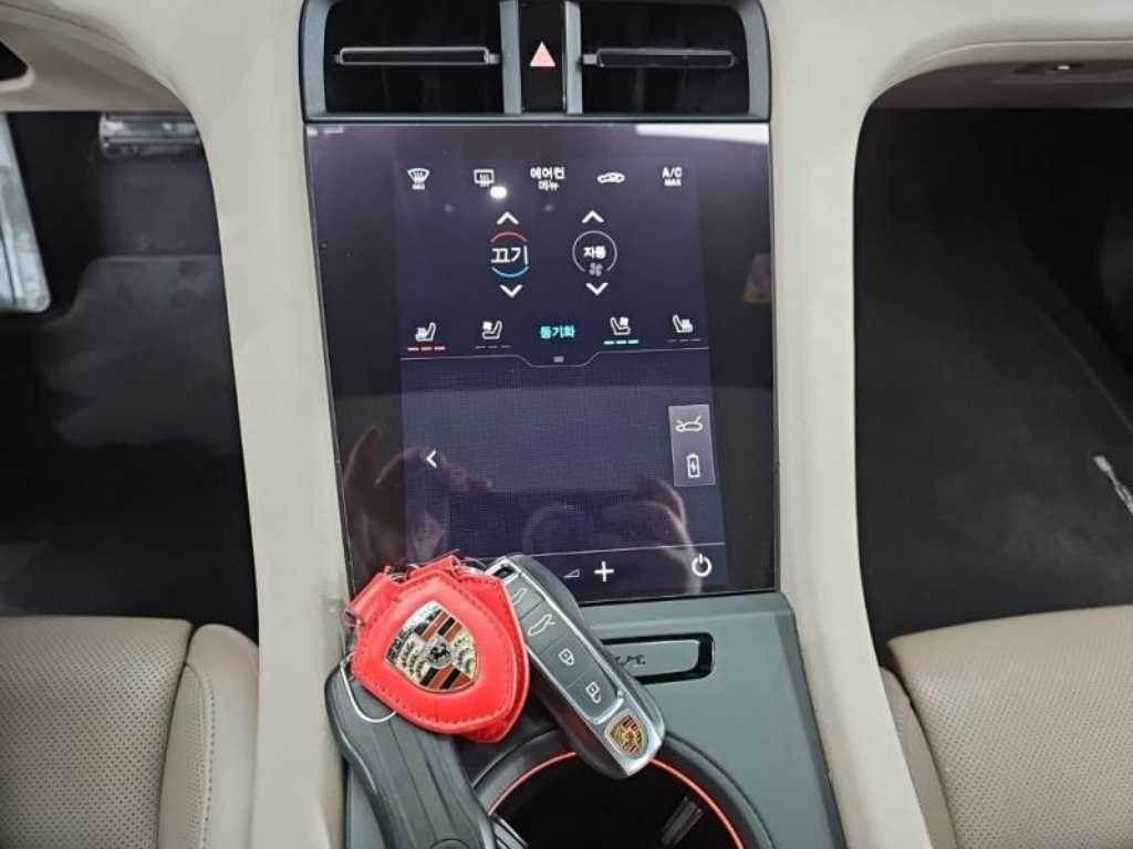 Porsche Taycan - Vista 11