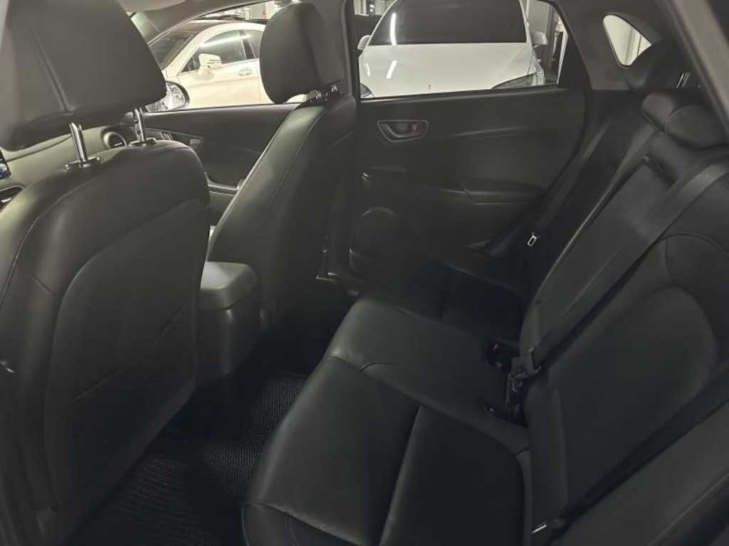 HYUNDAI Kona - Vista 9