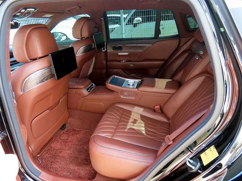 Genesis G90 - Vista 6