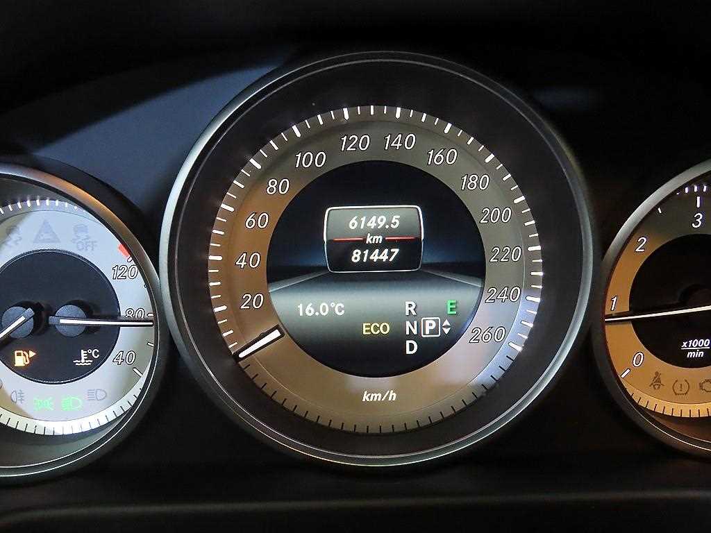 Mercedes Benz E class - Vista 9