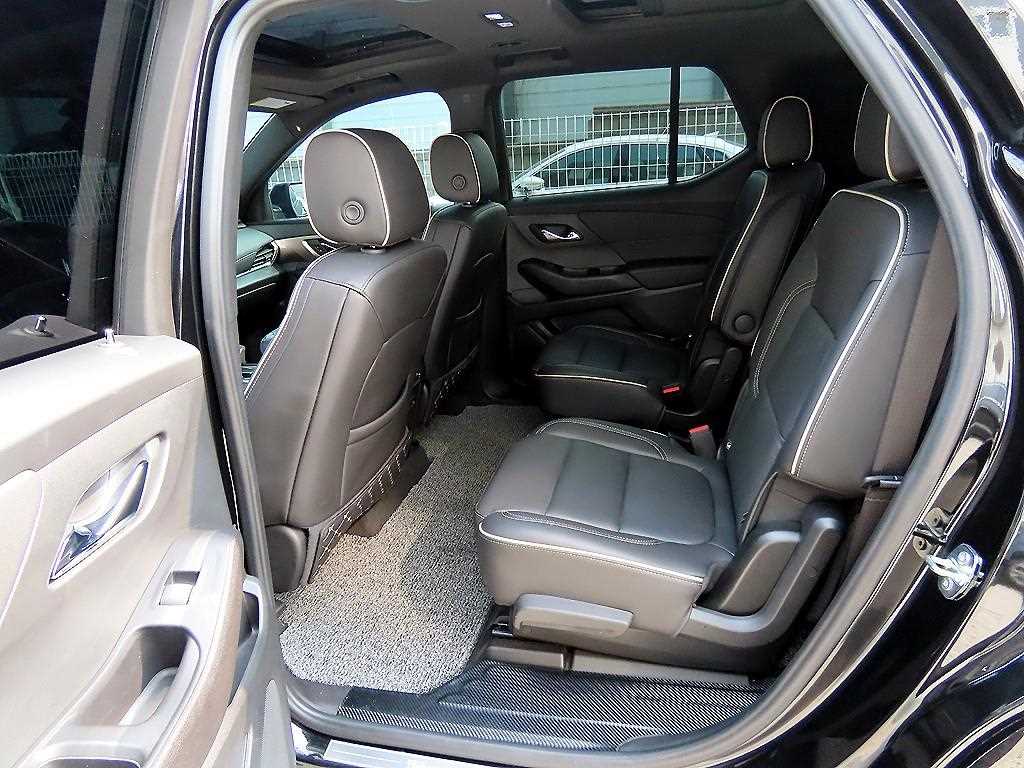 Chevrolet Travers - Vista 6