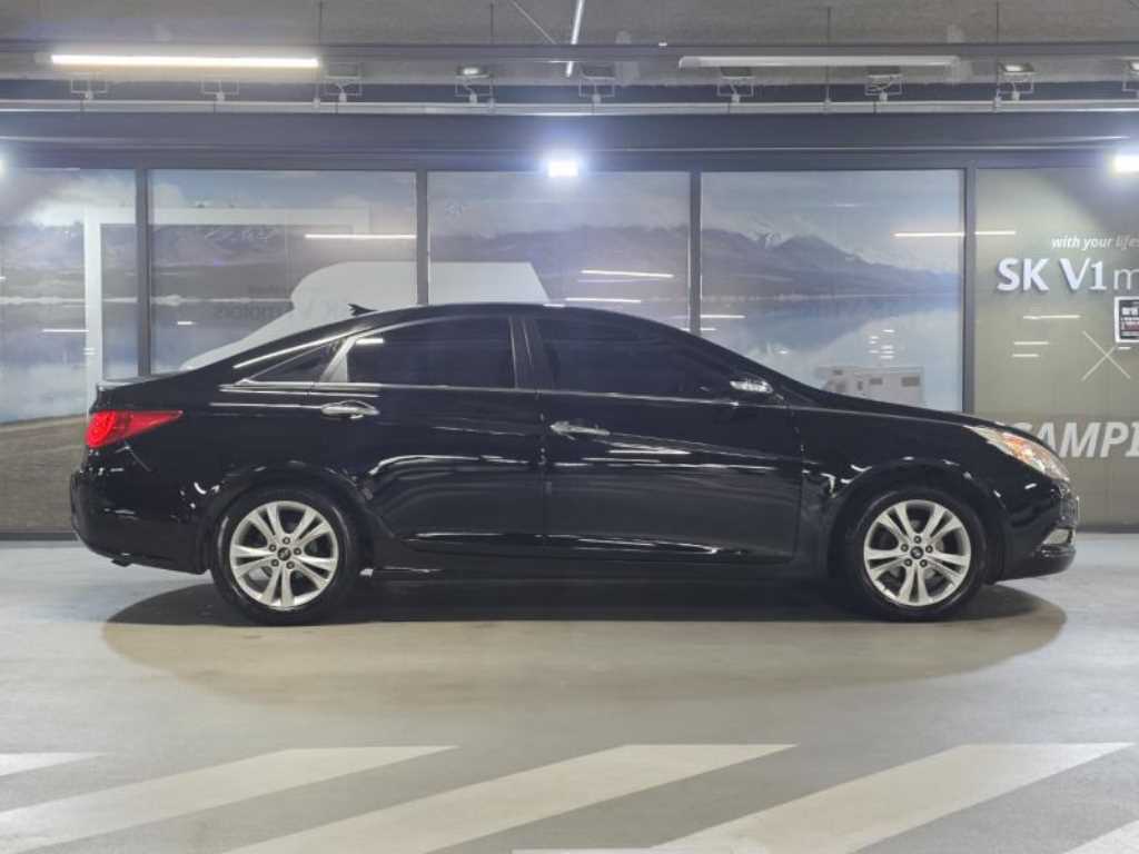 HYUNDAI Sonata - Vista 3