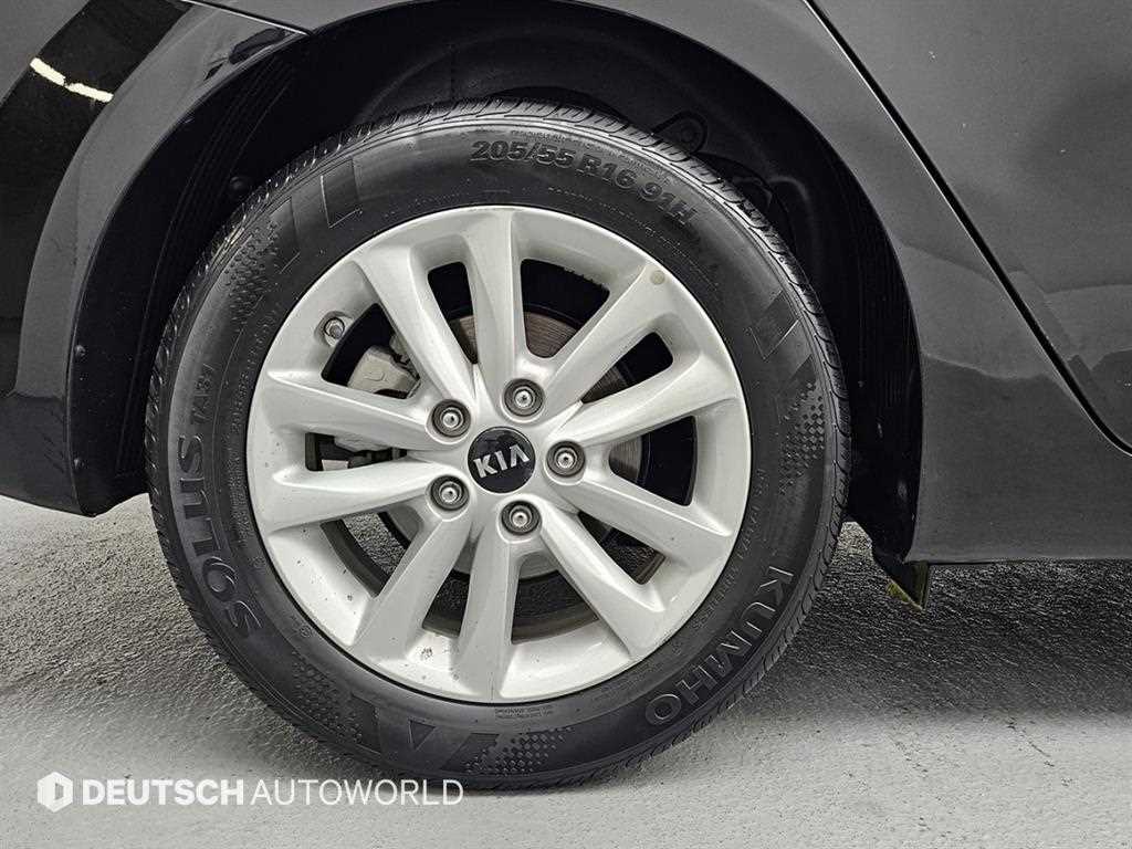 KIA K3 - Vista 6