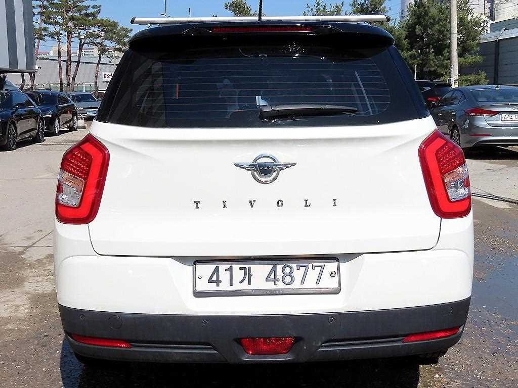 Ssangyong Tivoli - Vista 4