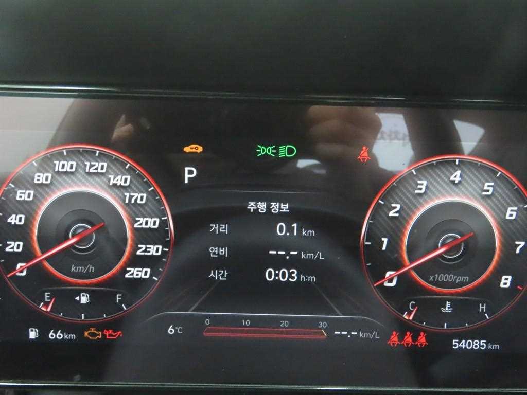 HYUNDAI Avante - Vista 8