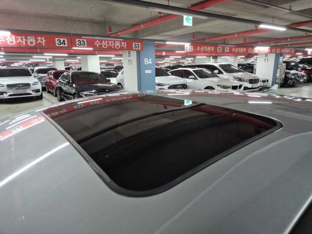 HYUNDAI Avante - Vista 11