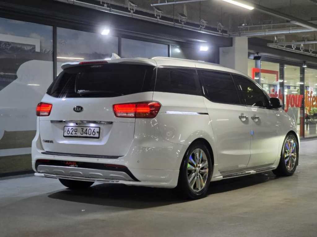 KIA Carnival - Vista 4