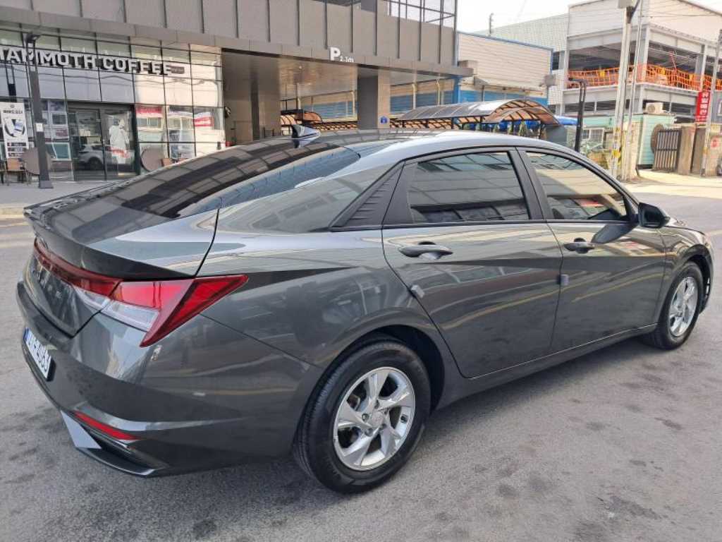 HYUNDAI Avante - Vista 4