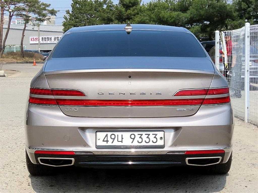 Genesis G90 - Vista 4