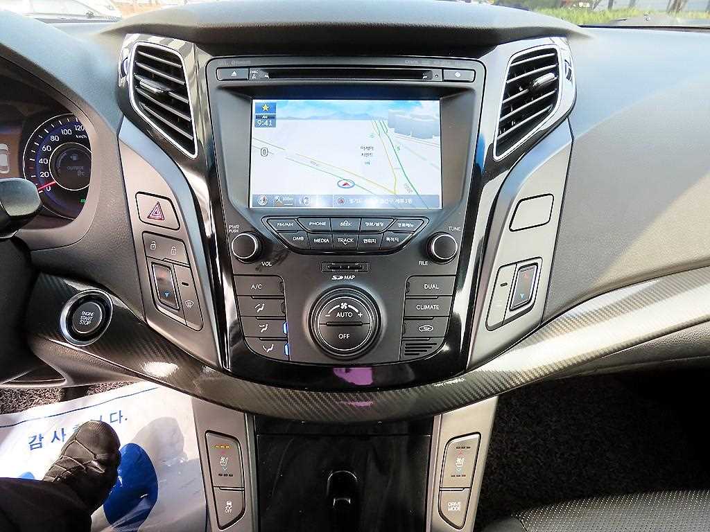 HYUNDAI i40 2014 Blanco - Importación desde Corea - HF Imports Iquique - Foto 13