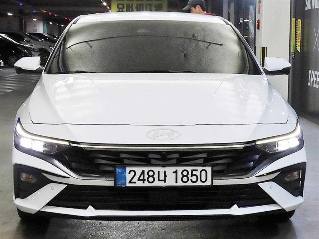 HYUNDAI Avante - Vista 2