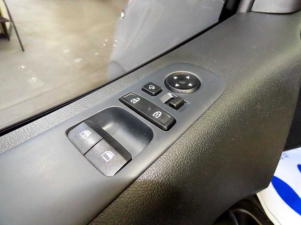 HYUNDAI Staria 2023 Blanco - Importación desde Corea - HF Imports Iquique - Foto 14