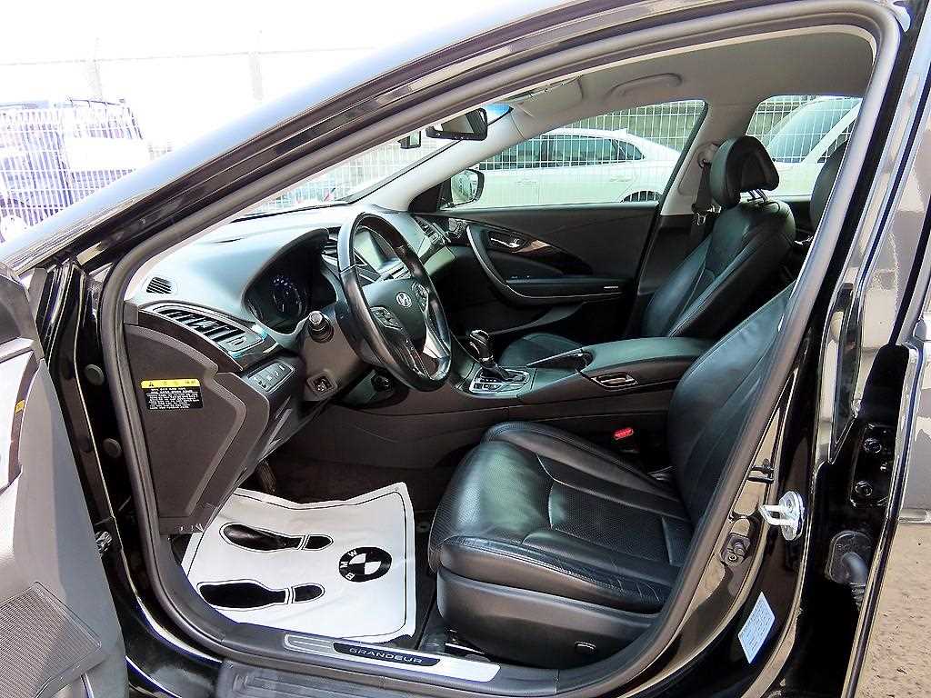 HYUNDAI Grandeur - Vista 5