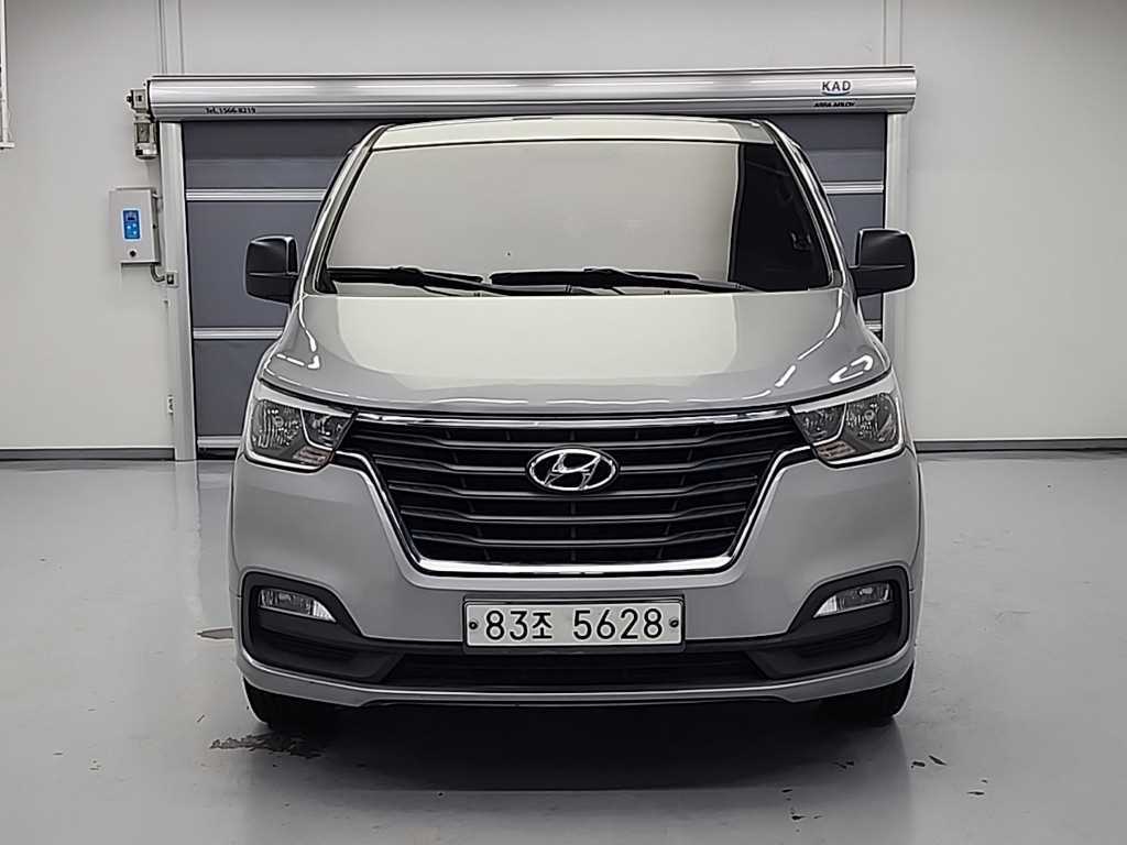 HYUNDAI Starex - Vista 2