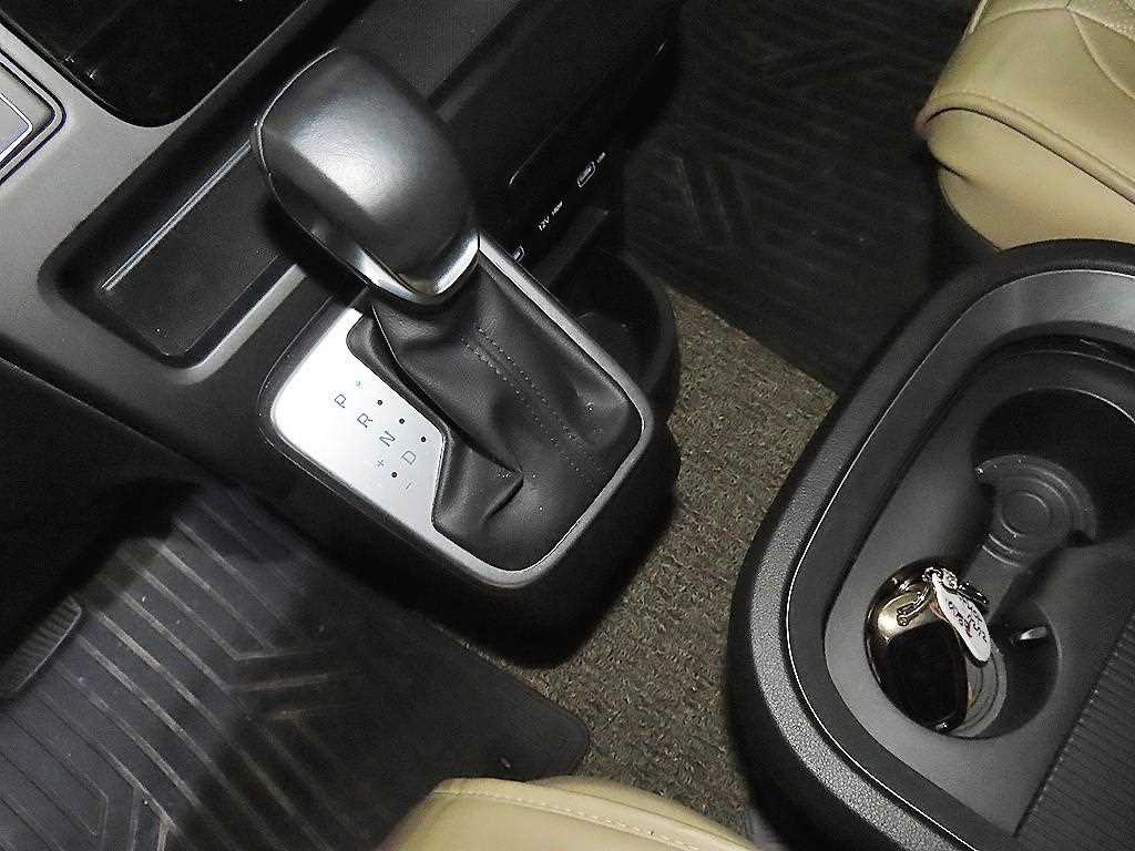 HYUNDAI Staria 2022 Plateado - Importación desde Corea - HF Imports Iquique - Foto 15