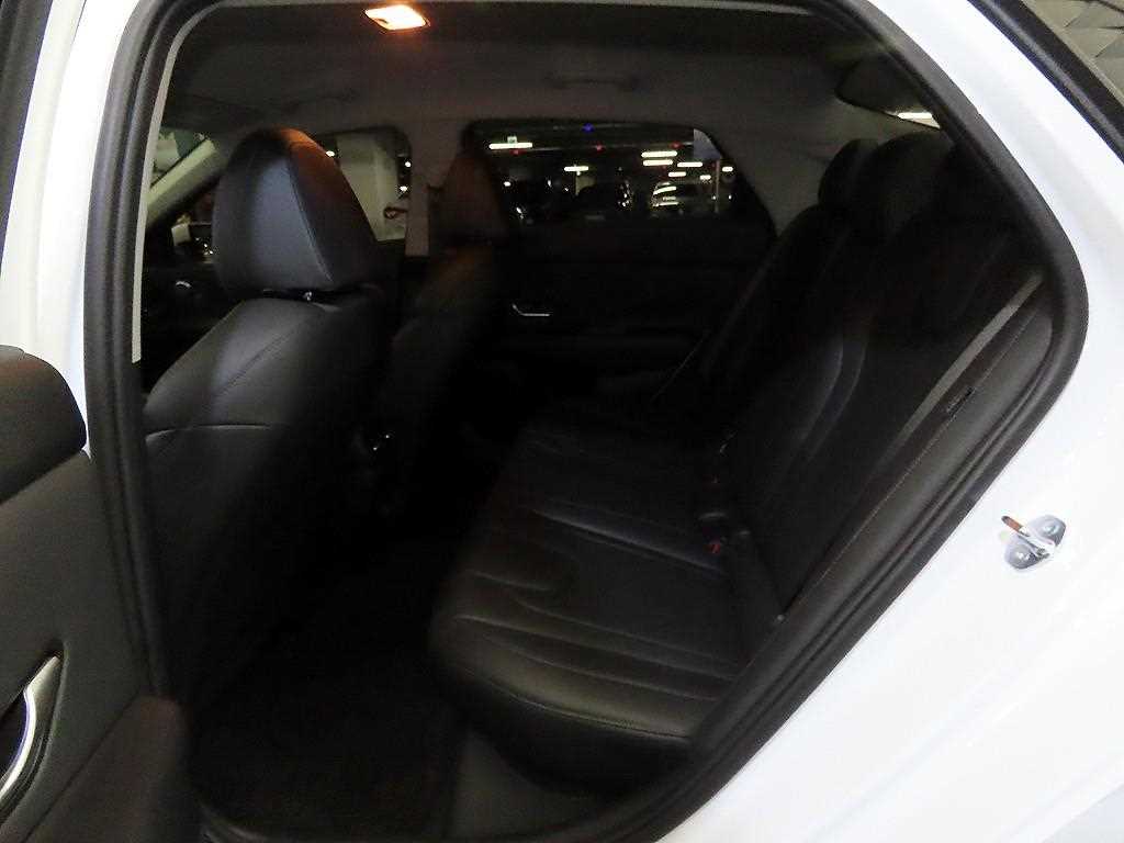 HYUNDAI Avante - Vista 7