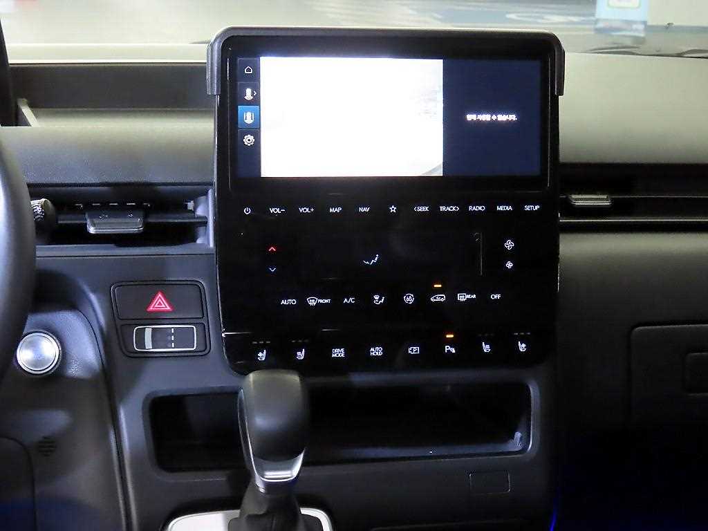 HYUNDAI Staria - Vista 11