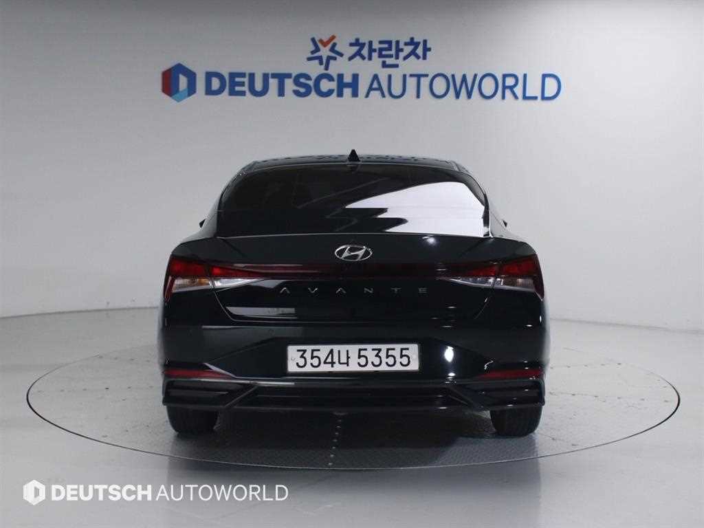 HYUNDAI Avante - Vista 5