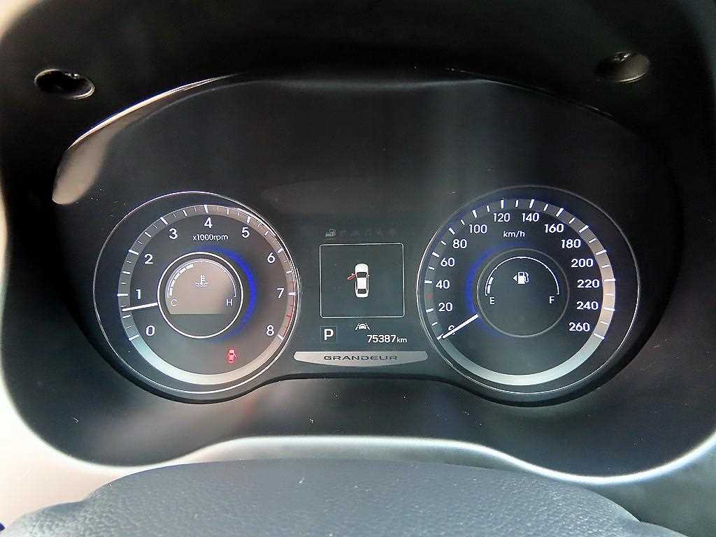 HYUNDAI Grandeur - Vista 9