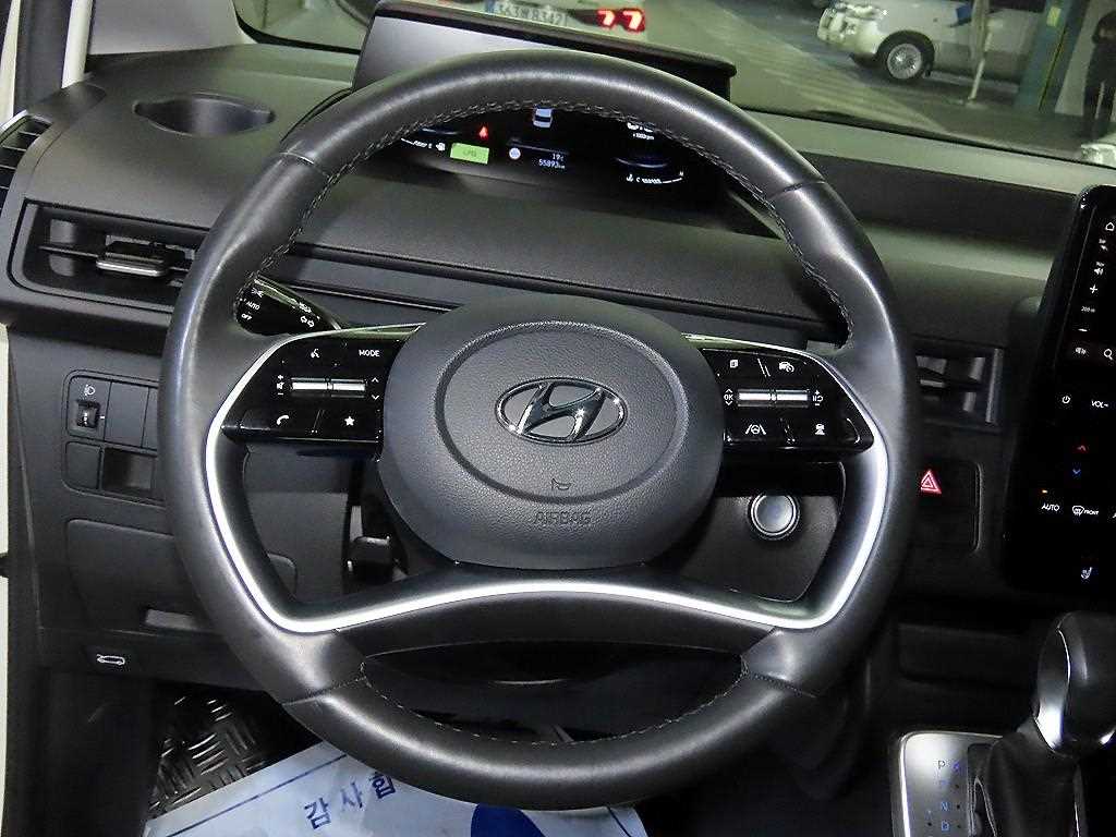 HYUNDAI Staria - Vista 8