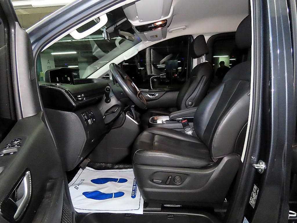 HYUNDAI Staria - Vista 6