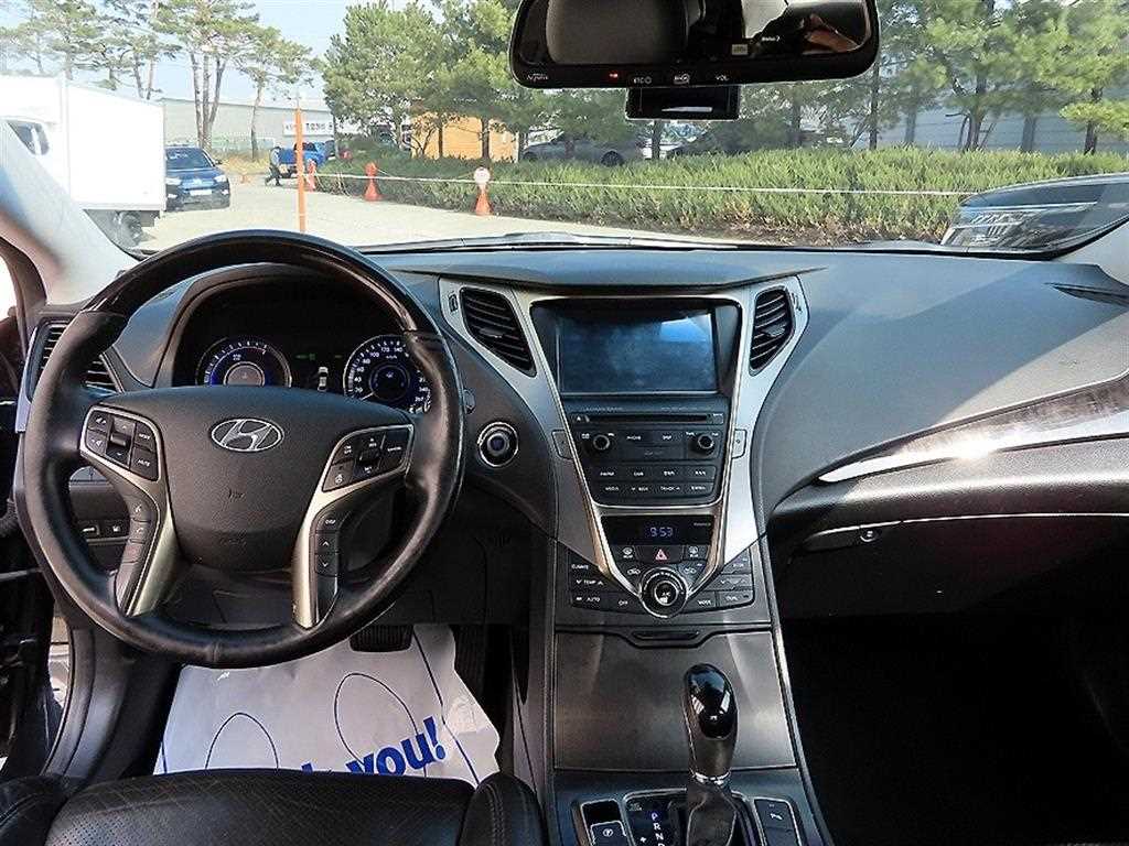 HYUNDAI Grandeur - Vista 7