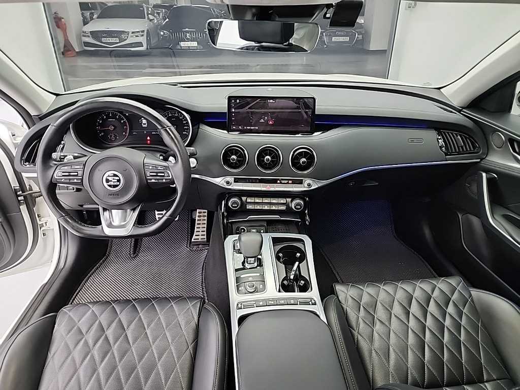 KIA Stinger - Vista 7