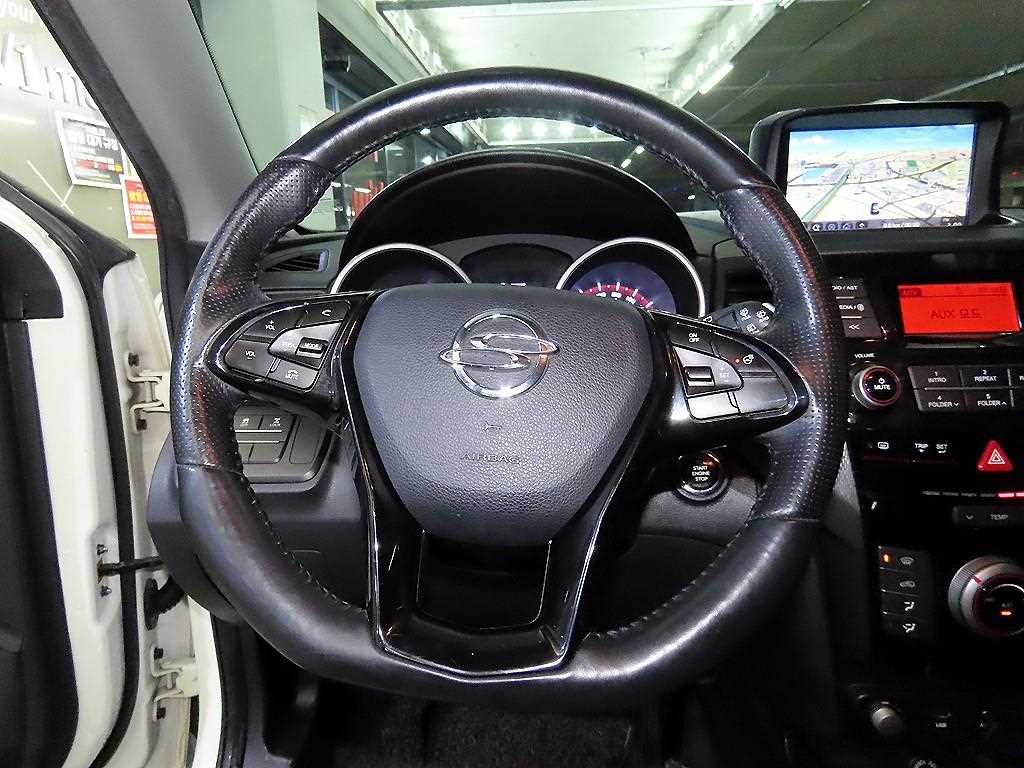 Ssangyong Tivoli - Vista 8