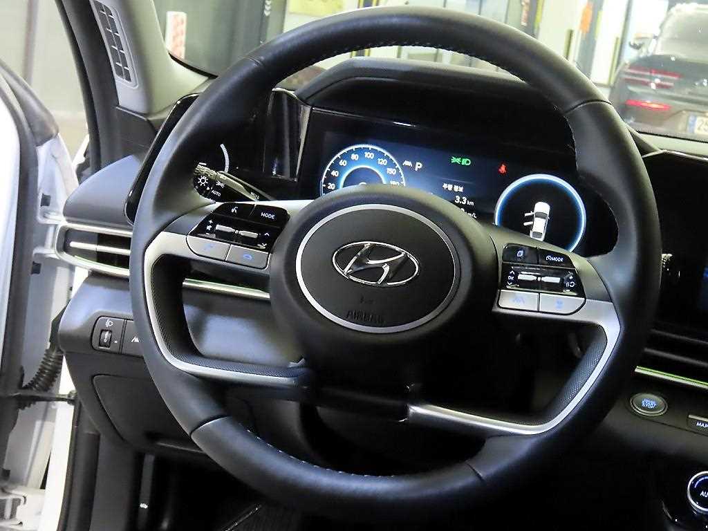 HYUNDAI Avante - Vista 8