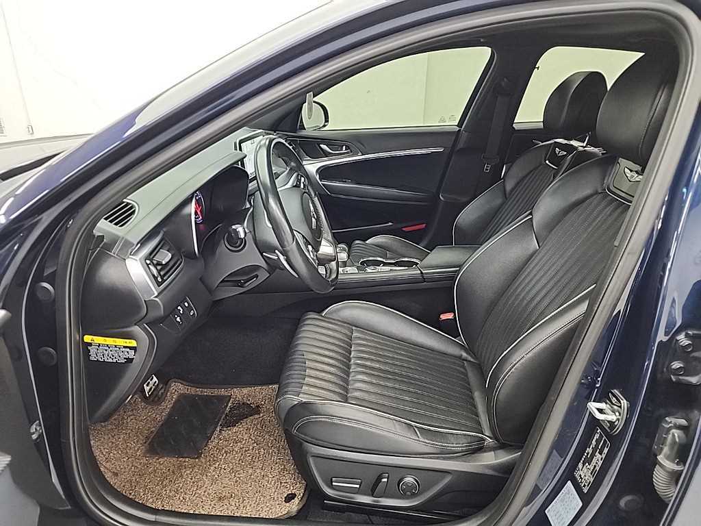 Genesis G70 - Vista 11