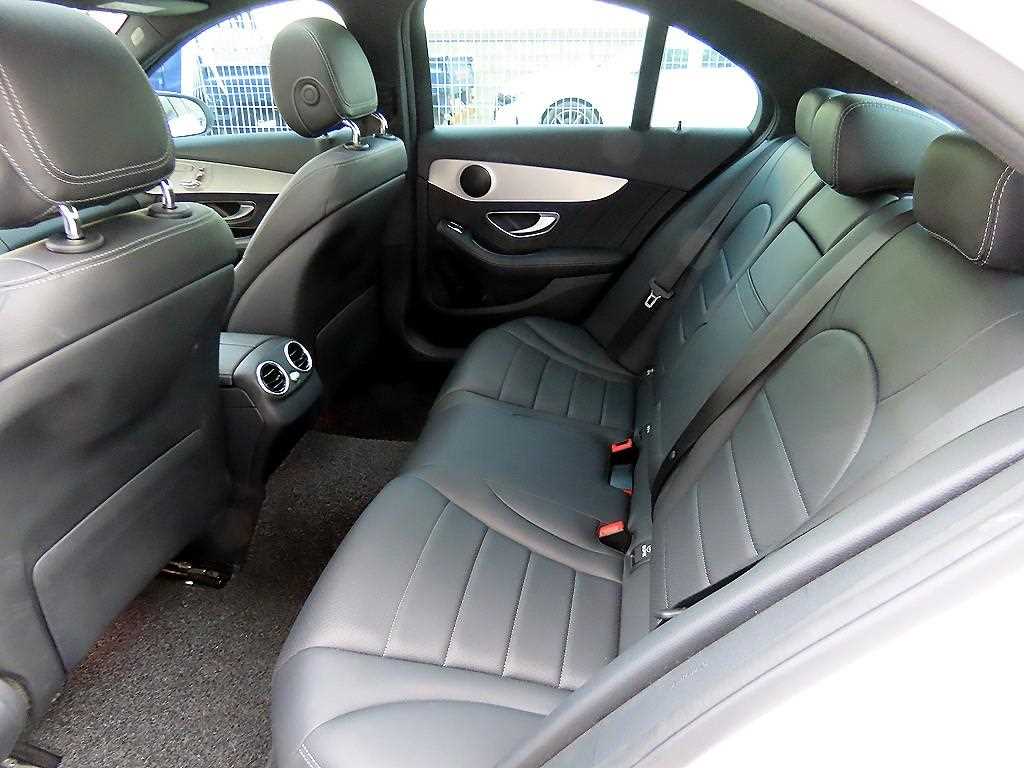 Mercedes Benz C Class - Vista 6