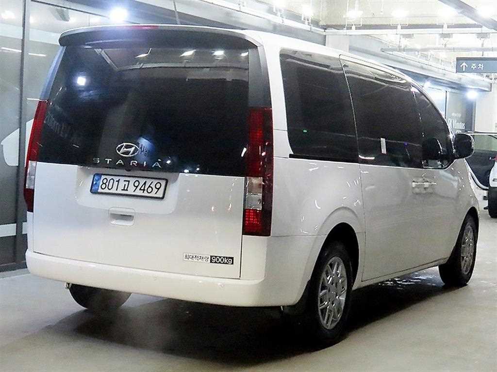 HYUNDAI Staria - Vista 4