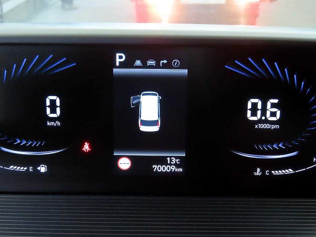 HYUNDAI Staria - Vista 9