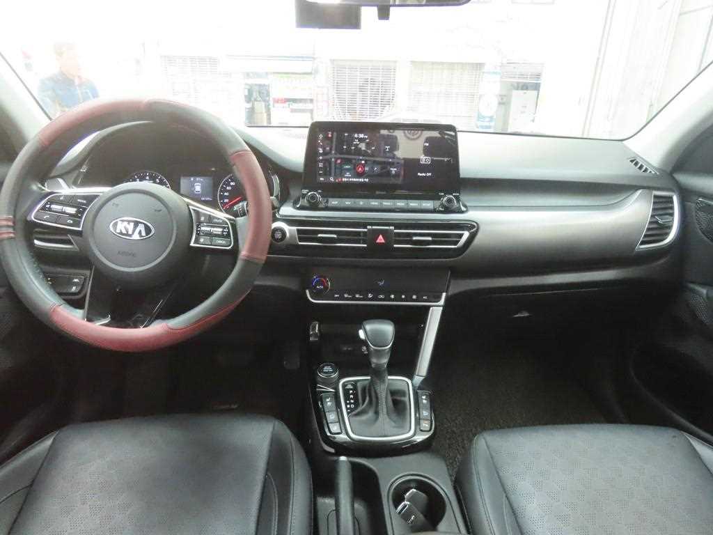 KIA Seltos - Vista 7