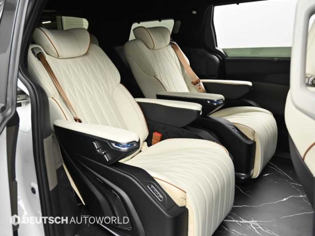 KIA Carnival - Vista 12