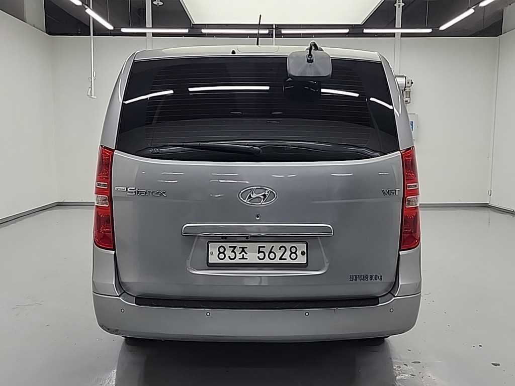 HYUNDAI Starex - Vista 3