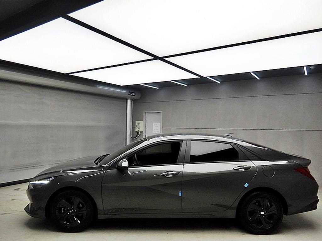 HYUNDAI Avante - Vista 4