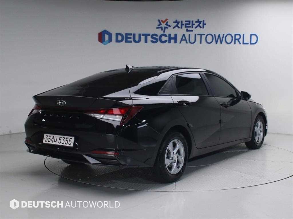 HYUNDAI Avante - Vista 4