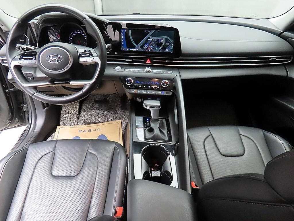 HYUNDAI Avante - Vista 7