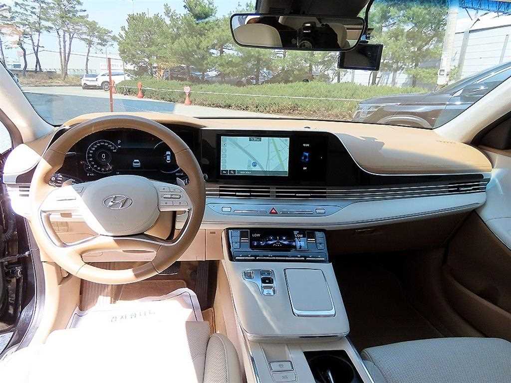 HYUNDAI Grandeur - Vista 7