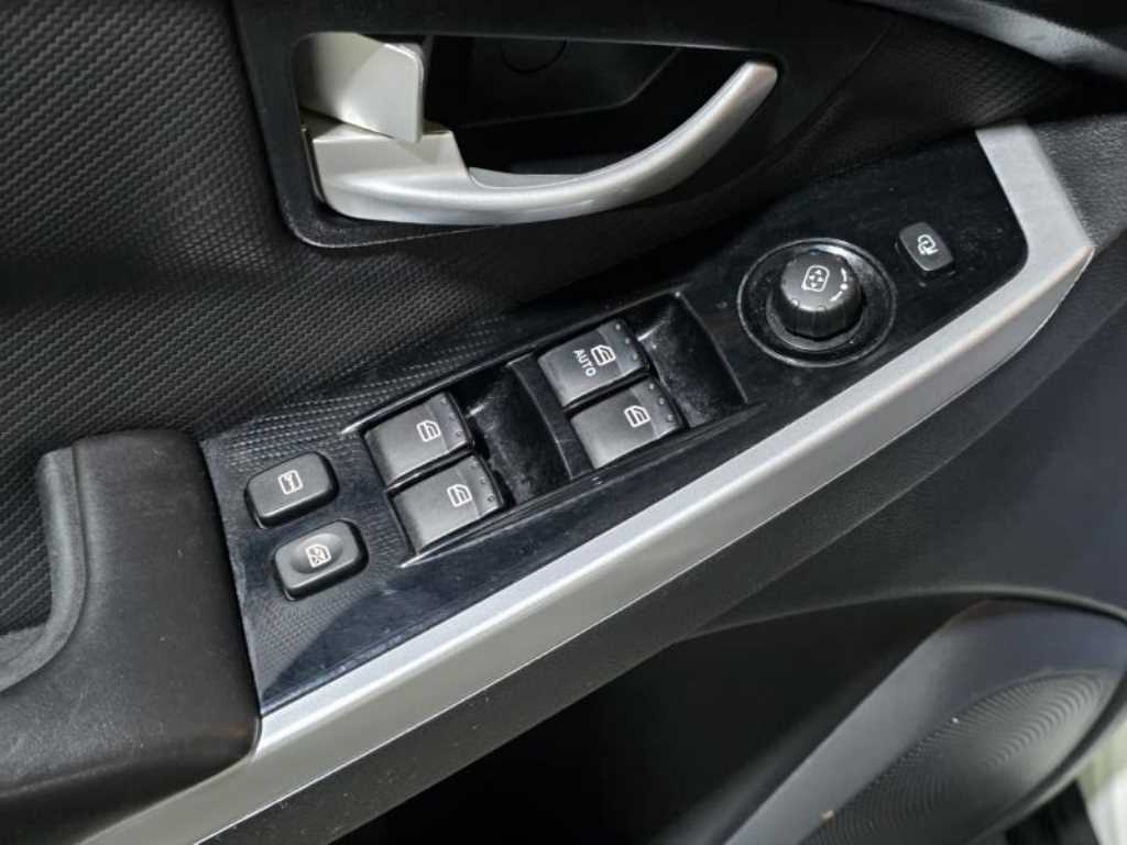 Ssangyong Korando - Vista 12